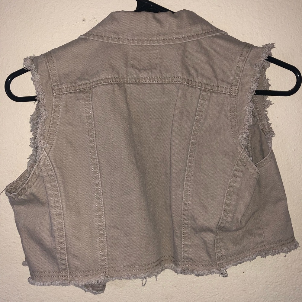 Vest - Picture 3 of 3